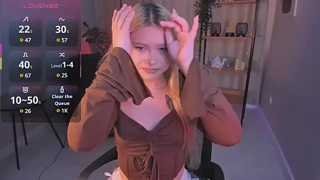Millie_Vanillies from StripChat is Freechat