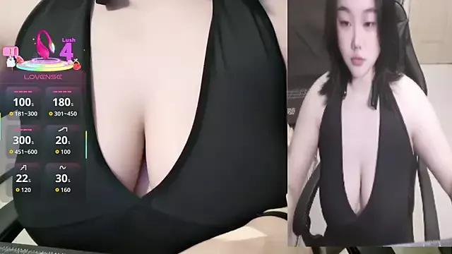 Mini1314 from StripChat is Freechat