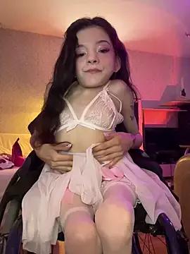 MiniSophiaa from StripChat is Freechat