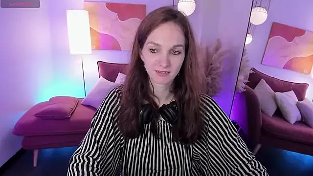Girls and cam to cam: Watch as these sophisticated entertainers uncover their stunning costumes and curvaceous curves online!