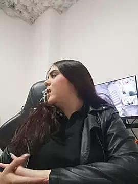 mirandahvelez from StripChat is Freechat