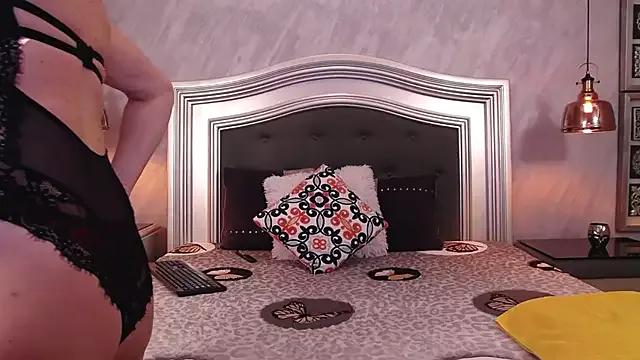 Girls and cam to cam: Watch as these sophisticated entertainers uncover their stunning costumes and curvaceous curves online!