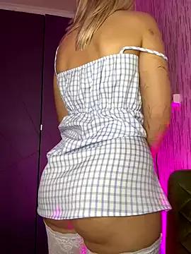 Girls and cam to cam: Watch as these sophisticated entertainers uncover their stunning costumes and curvaceous curves online!