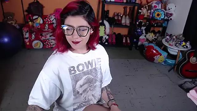 MissMiia2 from StripChat is Freechat