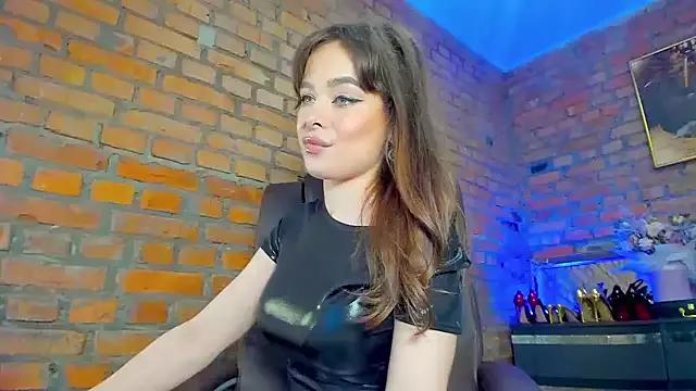 Girls and cam to cam: Watch as these sophisticated entertainers uncover their stunning costumes and curvaceous curves online!