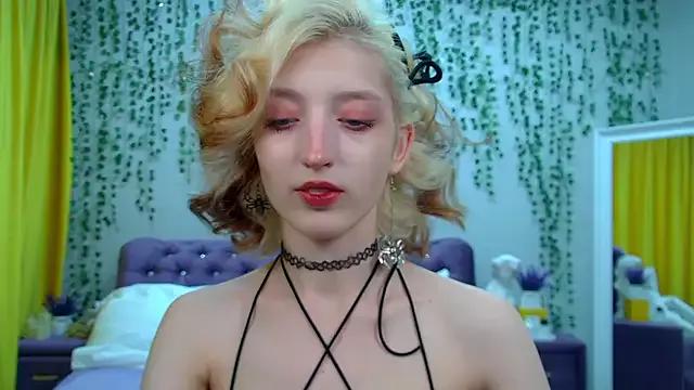 MistyMarlo from StripChat is Freechat