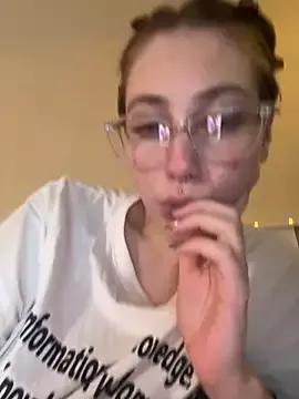 Molli_Luv from StripChat