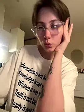 Molli_Luv from StripChat