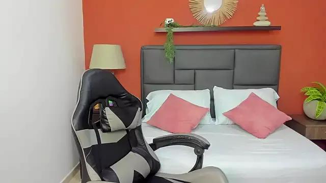 molly_lovee_ from StripChat is Freechat