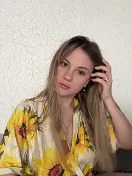 mollygirll from StripChat is Freechat