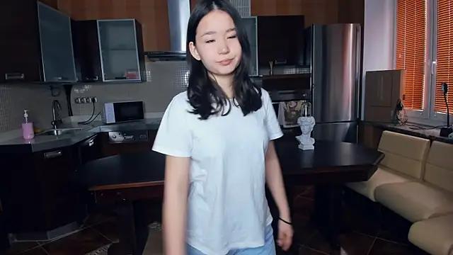 MonaGanter from StripChat is Freechat