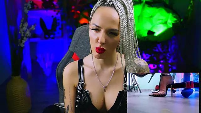 Girls and cam to cam: Watch as these sophisticated entertainers uncover their stunning costumes and curvaceous curves online!