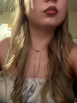 Morphelina from StripChat is Freechat