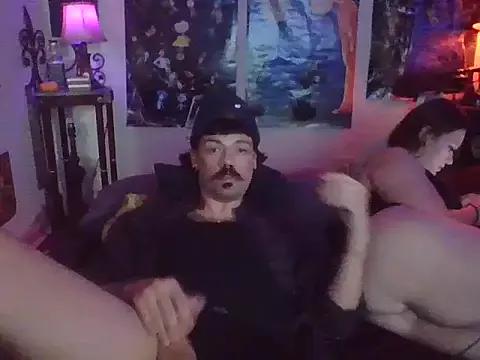 mrtruemanshow from StripChat is Freechat