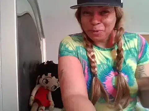 MSweetLindaParks from StripChat is Freechat