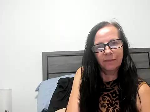 mysteriouspeachgoddess from StripChat is Freechat