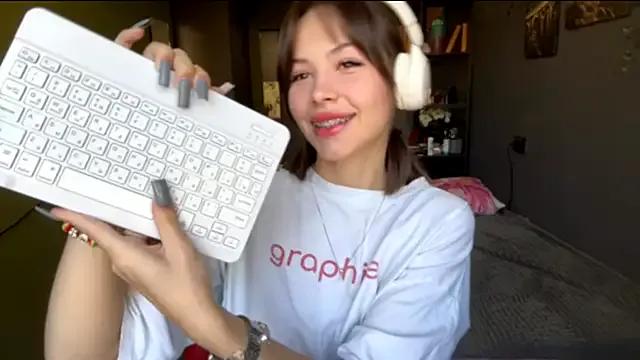 MysticAlisa from StripChat is Freechat