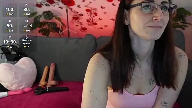 Girls and cam to cam: Watch as these sophisticated entertainers uncover their stunning costumes and curvaceous curves online!
