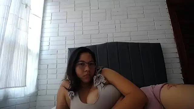 Naia_Stant from StripChat