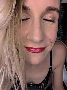 Photos of NaomiAndFriends from StripChat is Freechat