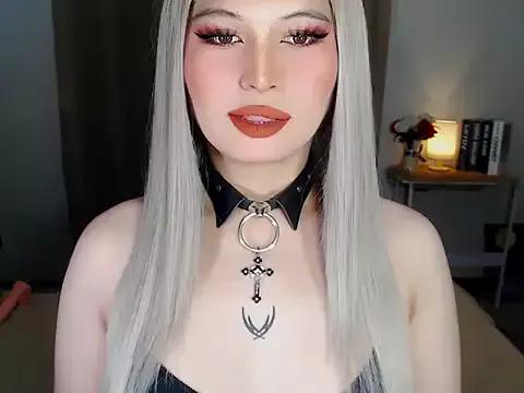 NaomiSmall from StripChat is Freechat