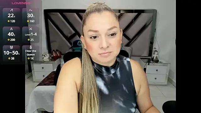 Girls and cam to cam: Watch as these sophisticated entertainers uncover their stunning costumes and curvaceous curves online!