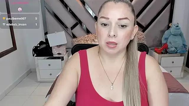 Girls and cam to cam: Watch as these sophisticated entertainers uncover their stunning costumes and curvaceous curves online!