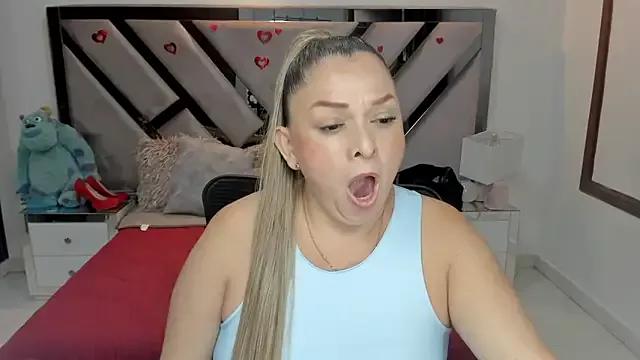 Girls and cam to cam: Watch as these sophisticated entertainers uncover their stunning costumes and curvaceous curves online!