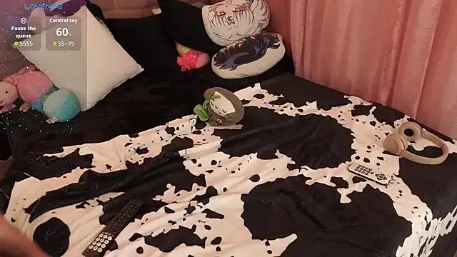 Girls and cam to cam: Watch as these sophisticated entertainers uncover their stunning costumes and curvaceous curves online!