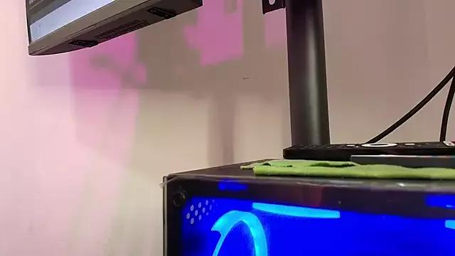 Girls and cam to cam: Watch as these sophisticated entertainers uncover their stunning costumes and curvaceous curves online!