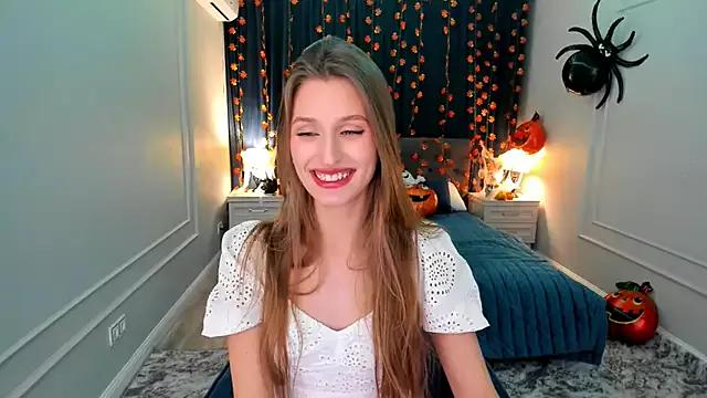NaturalBeaty from StripChat is Freechat