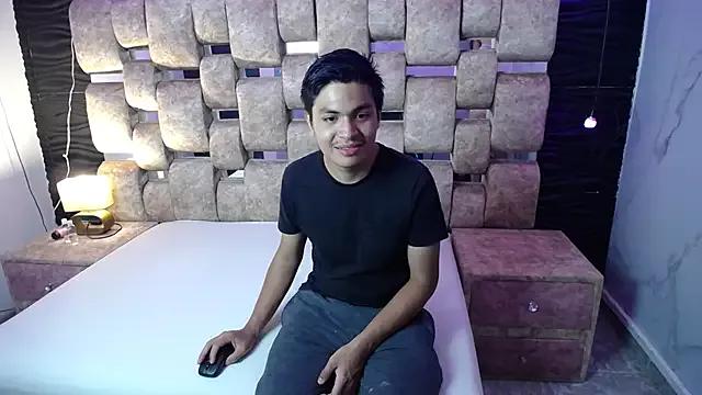 NatyyAlex from StripChat is Freechat