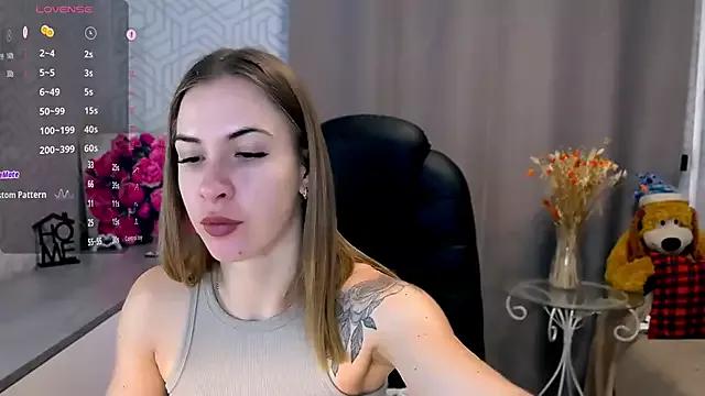 Girls and cam to cam: Watch as these sophisticated entertainers uncover their stunning costumes and curvaceous curves online!