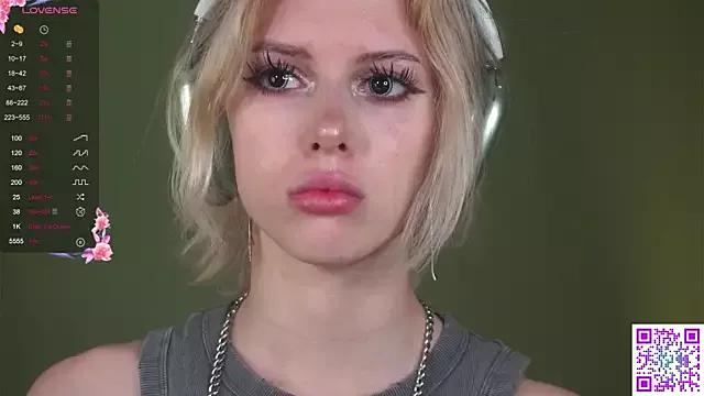 NellyCarroll from StripChat is Freechat