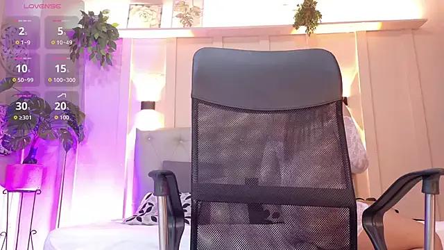 Girls and cam to cam: Watch as these sophisticated entertainers uncover their stunning costumes and curvaceous curves online!