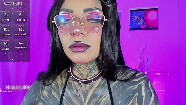 Girls and cam to cam: Watch as these sophisticated entertainers uncover their stunning costumes and curvaceous curves online!