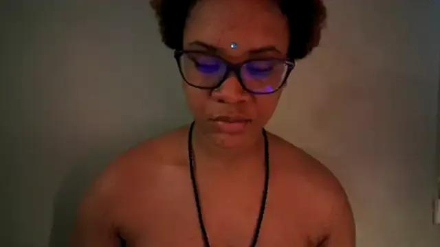 nickytheehawtie from StripChat is Freechat