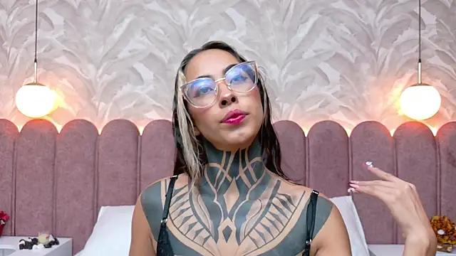 Girls and cam to cam: Watch as these sophisticated entertainers uncover their stunning costumes and curvaceous curves online!