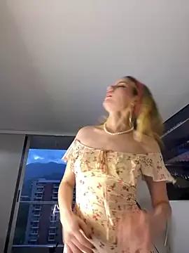 Girls and cam to cam: Watch as these sophisticated entertainers uncover their stunning costumes and curvaceous curves online!