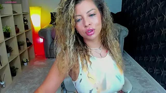 Girls and cam to cam: Watch as these sophisticated entertainers uncover their stunning costumes and curvaceous curves online!