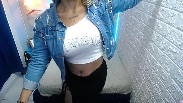 Girls and cam to cam: Watch as these sophisticated entertainers uncover their stunning costumes and curvaceous curves online!