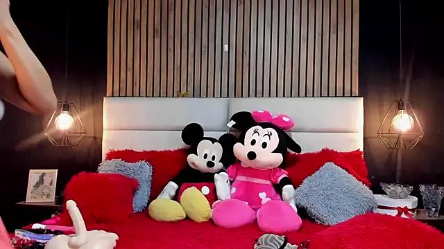 Girls and cam to cam: Watch as these sophisticated entertainers uncover their stunning costumes and curvaceous curves online!