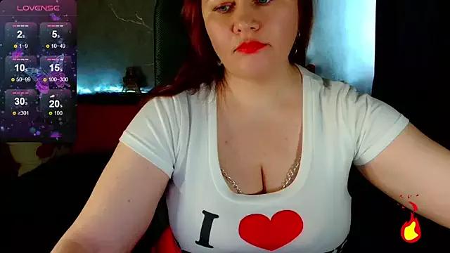 Girls and cam to cam: Watch as these sophisticated entertainers uncover their stunning costumes and curvaceous curves online!