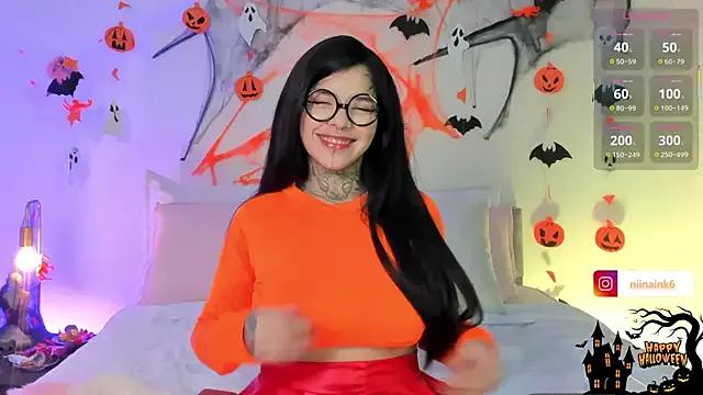 Girls and cam to cam: Watch as these sophisticated entertainers uncover their stunning costumes and curvaceous curves online!