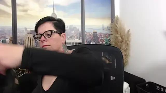 Girls and cam to cam: Watch as these sophisticated entertainers uncover their stunning costumes and curvaceous curves online!