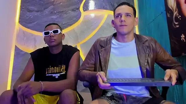 noah_deluxe from StripChat is Freechat