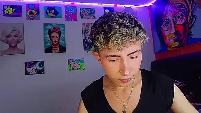 Noah_Xitruxx from StripChat is Freechat