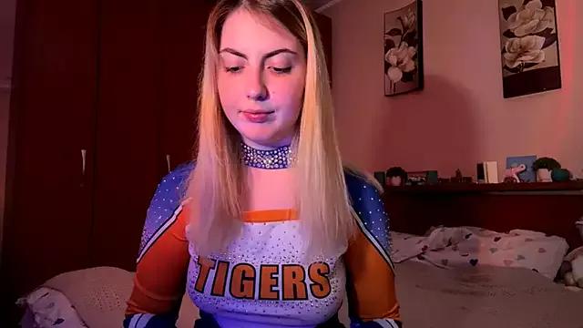 okapiClaire from StripChat is Freechat