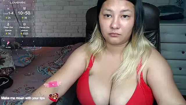 Olivialili from StripChat is Freechat