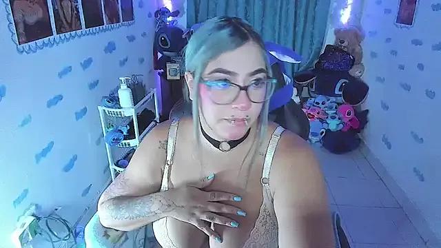 Girls and cam to cam: Watch as these sophisticated entertainers uncover their stunning costumes and curvaceous curves online!